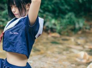 小野妹子w最新校服合集，仿佛穿越回青春的教室里了呢！