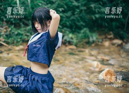 小野妹子w最新校服合集，仿佛穿越回青春的教室里了呢！