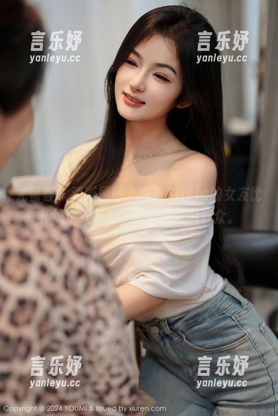 尤蜜荟 - 清晰原图，易阳Silvia的女友比传说中还抢眼，分享给吃瓜群众。