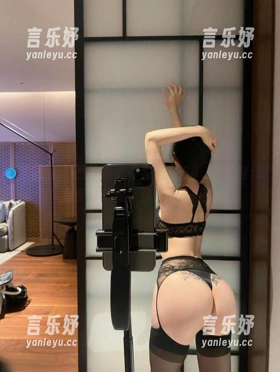 微密圈 - 原图曝光，左公子666的圣诞作品集竟然藏了这么多槽点！