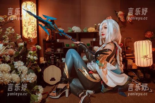 希希_啾：这一身校服，高清写真里透出的可是青春的气息