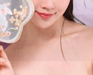 年年Nnian最新力作“年年Nnian三沐三熏”分享，保准你看了想问，“咳，这儿有不介意我随便盯的吗？”