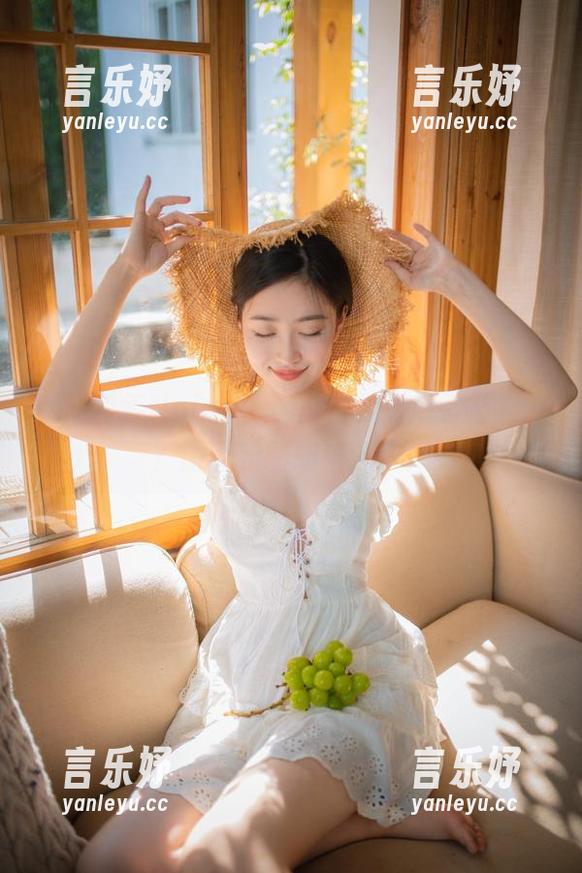 就问年年Nnian，这白衬衫到底有啥魔力？原图和图册来分析！