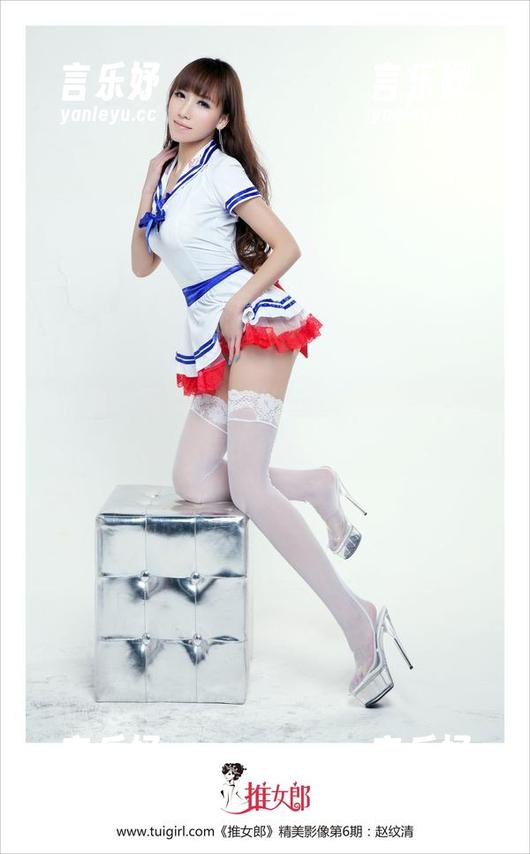推女郎 - 写真里的赵惟依，看似清纯却有点小心机。