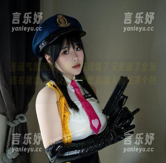 圣诞气氛满满，是一只废喵了又更新了全新连衣裙套图，让我这个吃瓜路人都想凑个热闹。