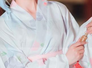 高清箱娘：晕崽Zz的另一种“迷惑”自拍体验