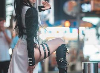校园里的果咩酱w——就在那儿，cos真得开个摄影展