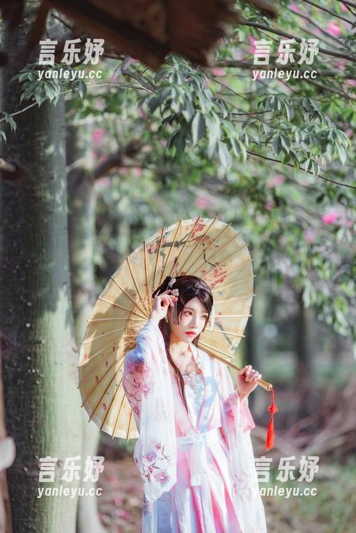 桜桃喵的私拍长腿合集：走路都觉得自己是模特，哈哈哈！