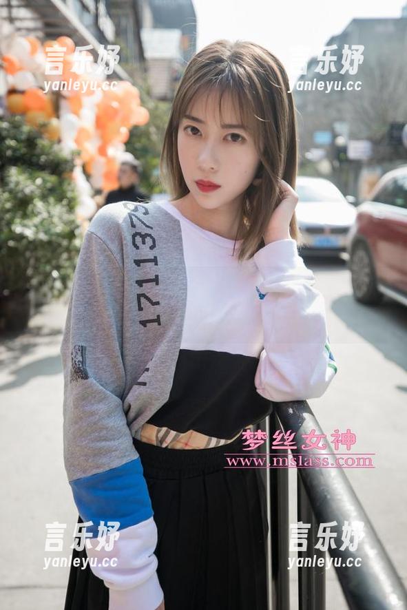 梦丝女神 - 看！璇璇长筒袜高清合集，袜子也有春天好吗