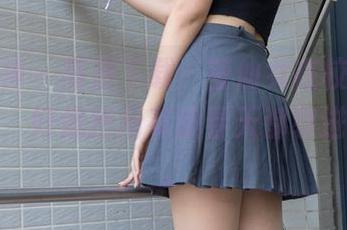 梦丝女神 – 高清下载，莹仙女在校园里走了一圈，好像把所有的春天都装进镜头了。