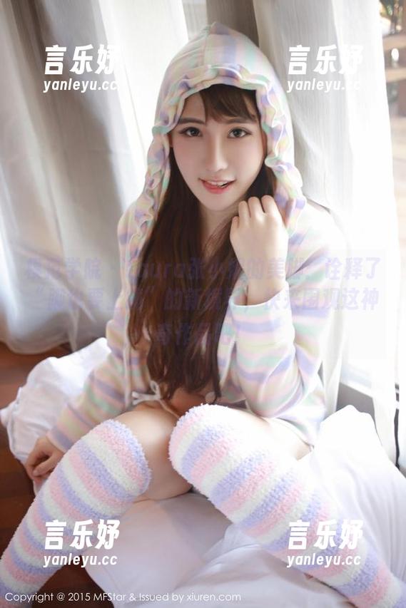 模范学院 - Laura张小妮的美脚：诠释了“脚也要上镜”的新境界，快来围观这神奇作品吧！