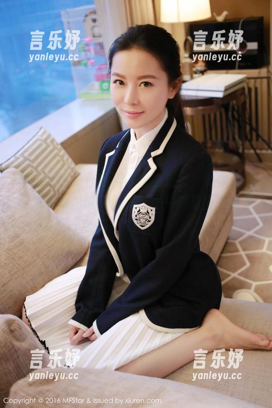 模范学院 - 任莹樱的旅拍旅程，就像是一封没有寄出的明信片，里头满是画外之音哦。