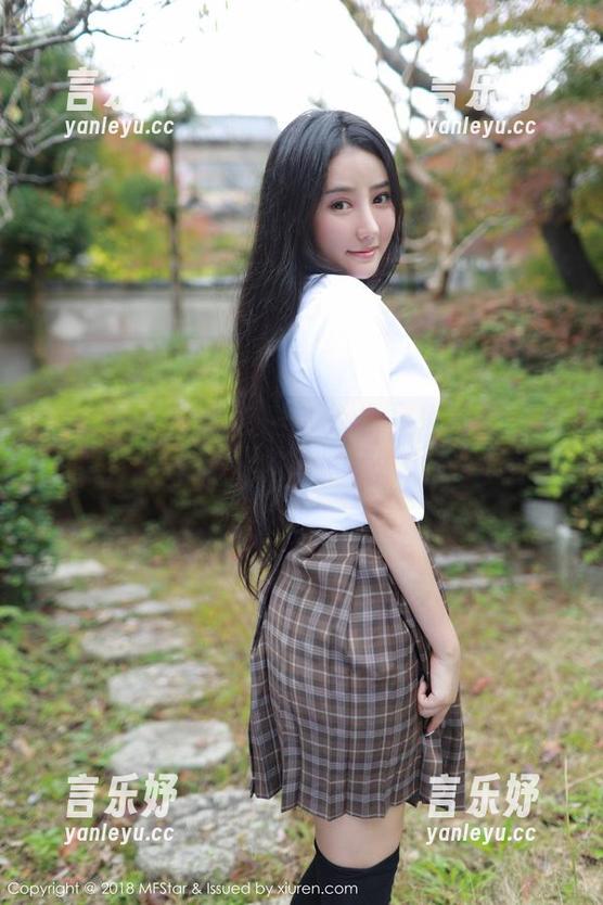 模范学院 - 加朵babe校园漫游：从图片看她的“奇葩日常”