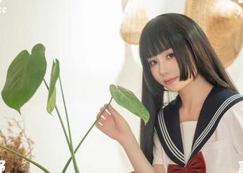 爆机少女喵小吉写真合集：轻盈的短裙再加上无辜的小眼神