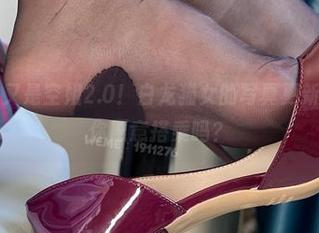 微密圈 – 又是空姐2.0！白龙猫女的写真更新，此刻，你愿意搭乘吗？