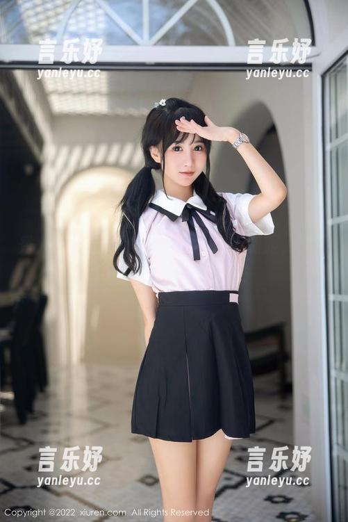 秀人网-星小兔Meetu 秀人网 - 当星小兔Meetu遇上制服,高清下载的冲动难以抵挡!