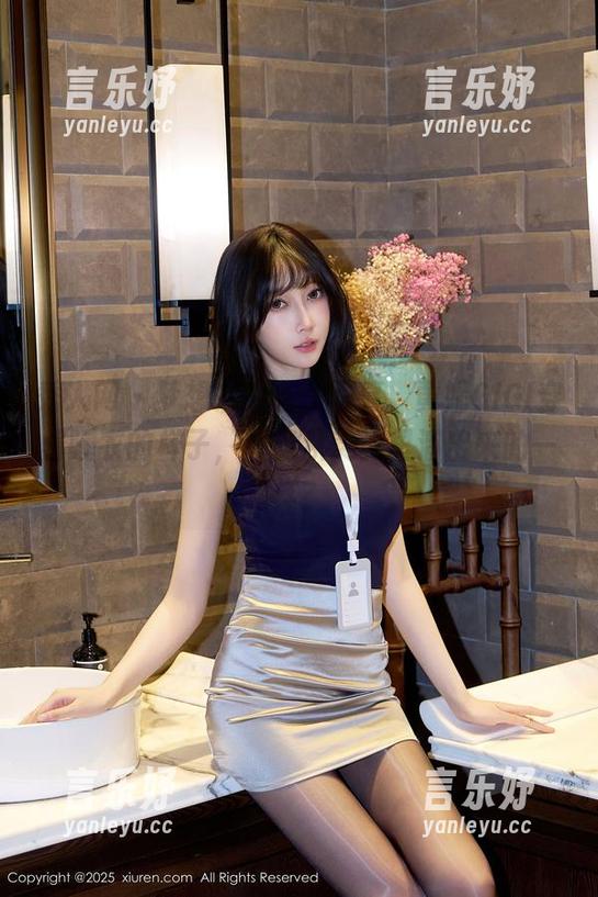 秀人网 - 梦想中的私房写真，黄婧GIGI穿着睡衣的样子，真像从美梦里溜出来的一样？