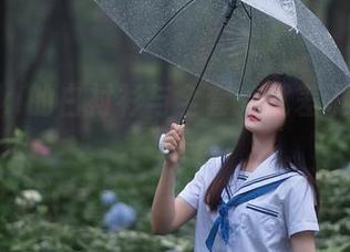 秋山AkI的白衬衫与全套：就差没把我晃晕