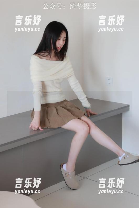 绮梦摄影 - 网盘里小代的女仆系列，下载就得承受命运的调戏！