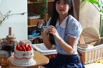 绮梦摄影 – 这组露露制服的图片，完全是一种意外的愉悦，哈哈，太好了！