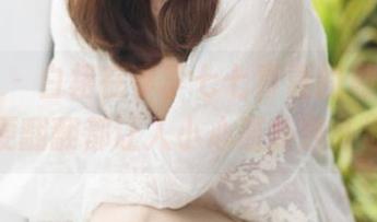 美媛馆 – 白裙在李李七七喜喜的私拍里，随便翻翻都让人小心脏扑通扑通。