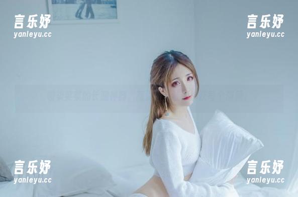 翎柒菜菜的长腿神器，高清合集让你捕获每个侧颜。