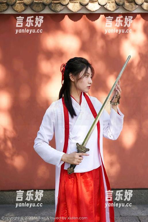 蜜桃社-冰露 蜜桃社 - 冰露发布的新分享,作为女神的作品透露了点啥