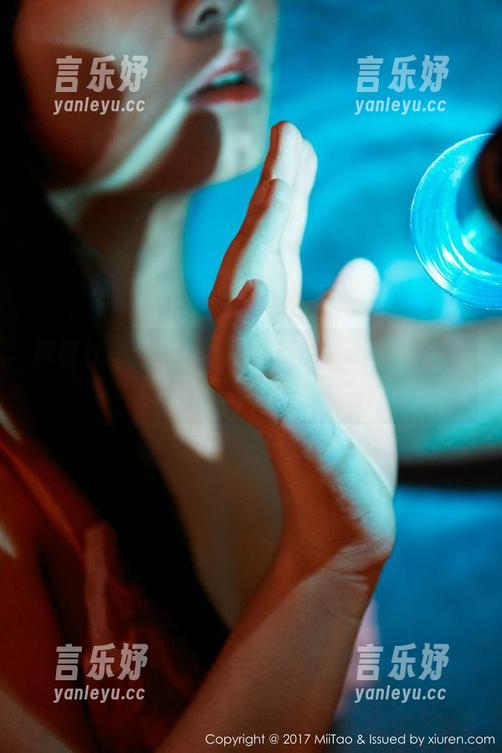 蜜桃社 - 琉璃lily的浴缸，图包里的优雅和谐不合常理