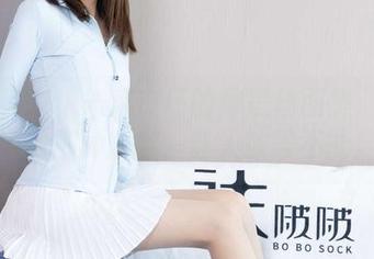 袜啵啵 – 糯米菜市场的厚黑丝图集：花絮中的那种幽默，让人欲罢不能！