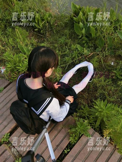 今天的西尔酱展示的白丝jk，你能想象到的那种“恰到好处”的撩。