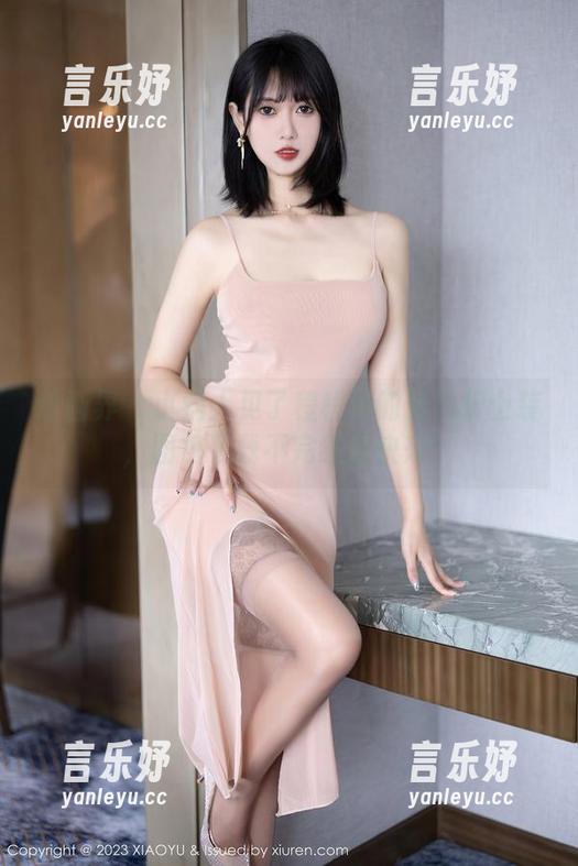 语画界-程程程 语画界 - 小病人见了程程程的粉色护士装,图包下载不完红包快来!