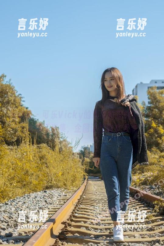 轰趴猫 - 可乐Vicky的职业装实验室——高清写真集，企图让西装有灵魂