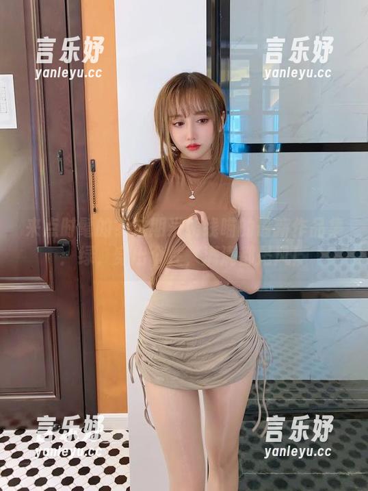 来点时髦的？过期米线线喵的最新作品集：绿，穿出个性，满满都是风！
