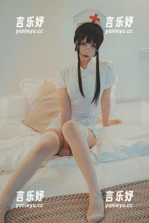 夏日精选：逐月Su总是能抓住那种凉意在页面上来回游荡。