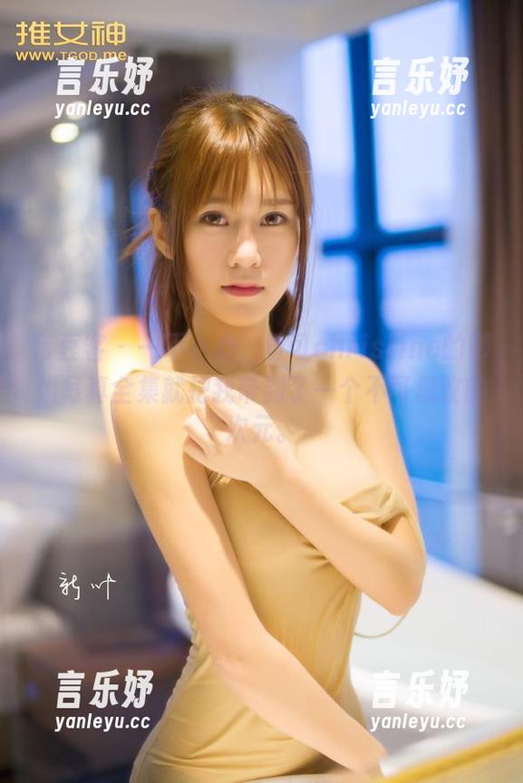 青豆客 - 一不小心，黄可christine的御姐写真全集就把我带到了一个不可思议的次元。