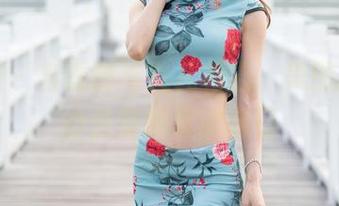 魅妍社 – 当透明与九儿相遇，美图成了我办公室的灵魂窗口