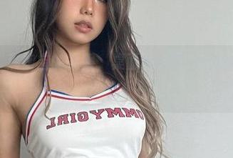 微密圈 – “黑饱宝的礼服，桌面也能有一丝奢华的味道”壁纸